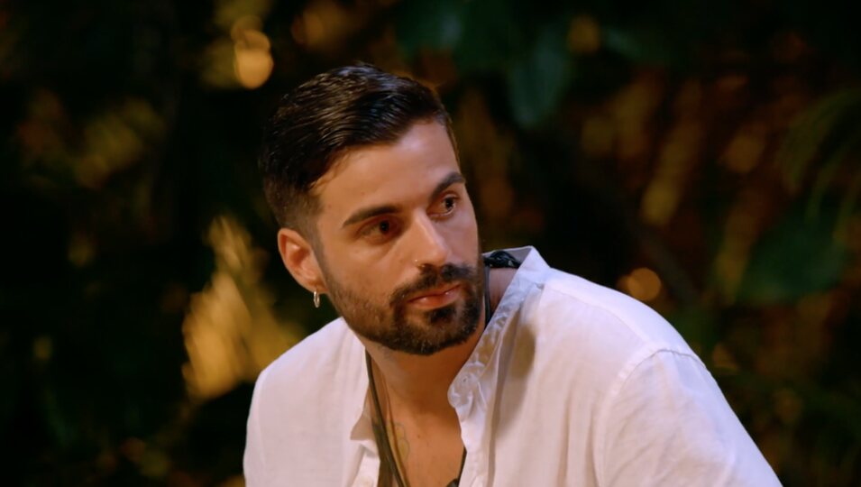 Lorenzo esperando la entrada de Nieves | Fotografía: Telecinco