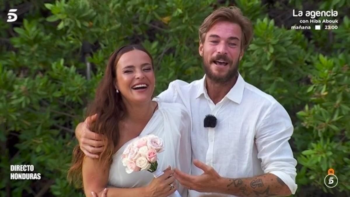 Marta Peñate y Tony Spina el día de su boda en Honduras | Foto: telecinco.es