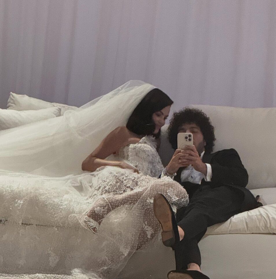 Selena Gómez y Benny Blanco el día de su boda | Foto: Instagram