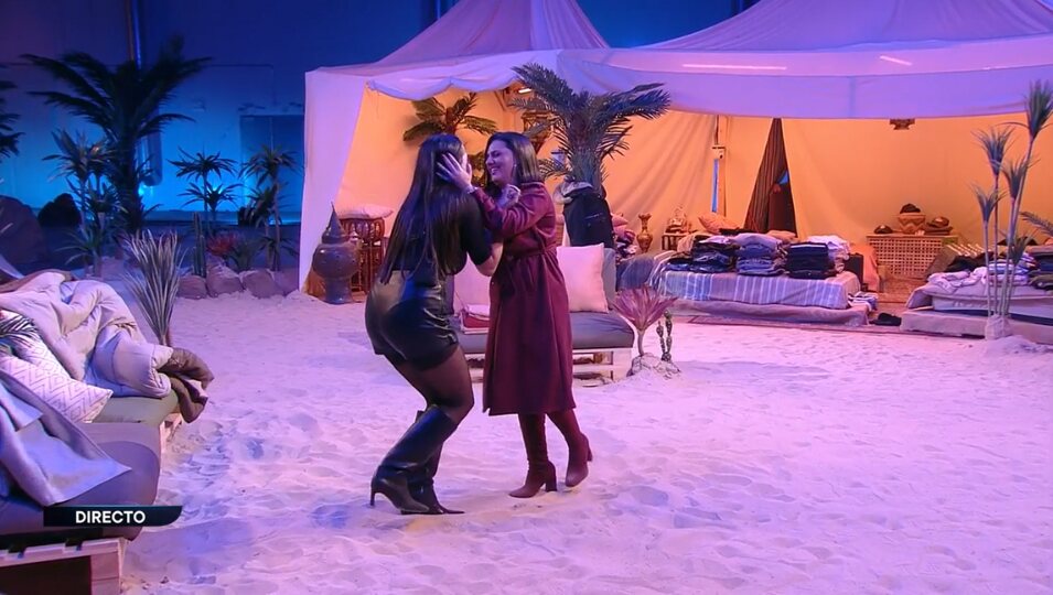 El reencuentro entre Rocío y Desirée | Fotografía: Telecinco