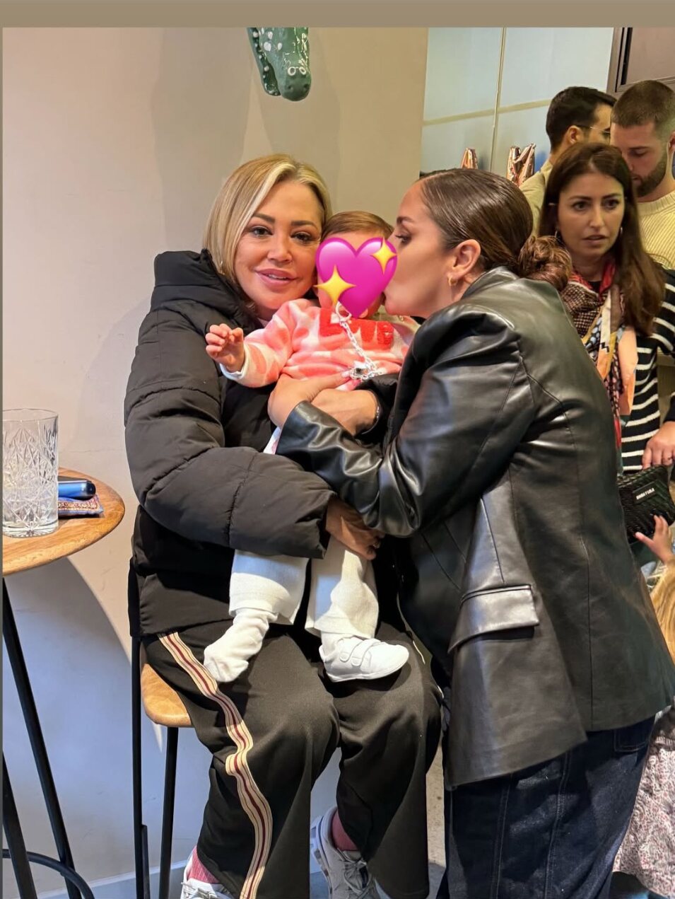 Belén Esteban junto a Anabel Pantoja y la cumpleañera Alma | Foto: Instagram
