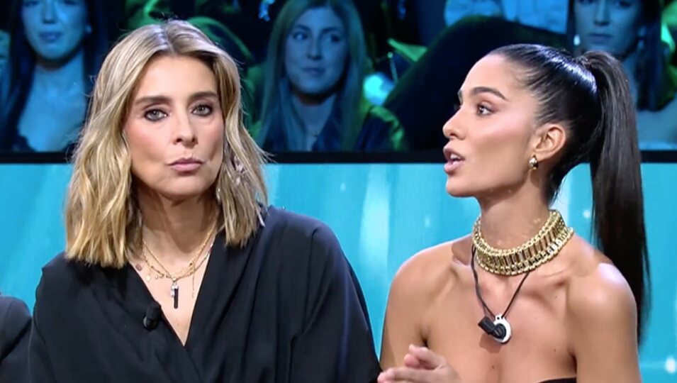 Claudia Martínez habla con Sandra Barneda sobre su reciente ruptura | Fotografía: Telecinco