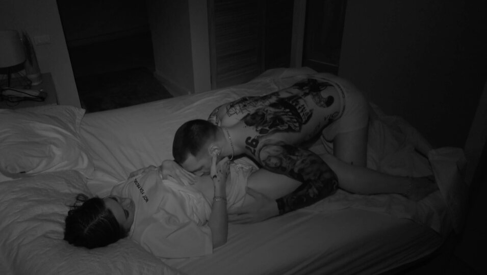 Helena y Barranco en la habitación | Fotografía: Telecinco