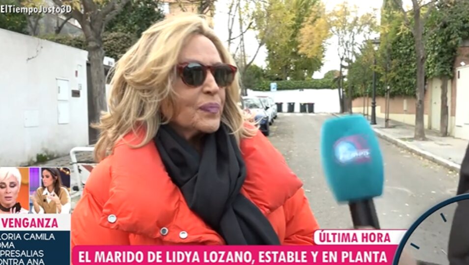 Lydia Lozano dice a la prensa que su marido está en la planta | Foto: Telecinco.es