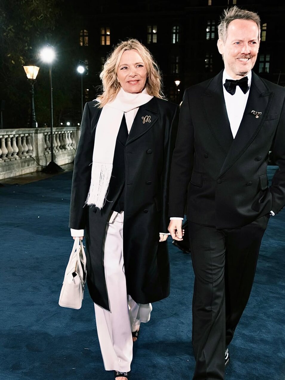 Kim Cattrall y Russell Thomas en los Fashion Awards 2025 | Foto: Instagram