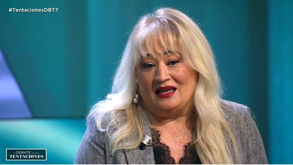 La madre de Helena en el plató de 'LIDLT9' | Fotografía: Telecinco