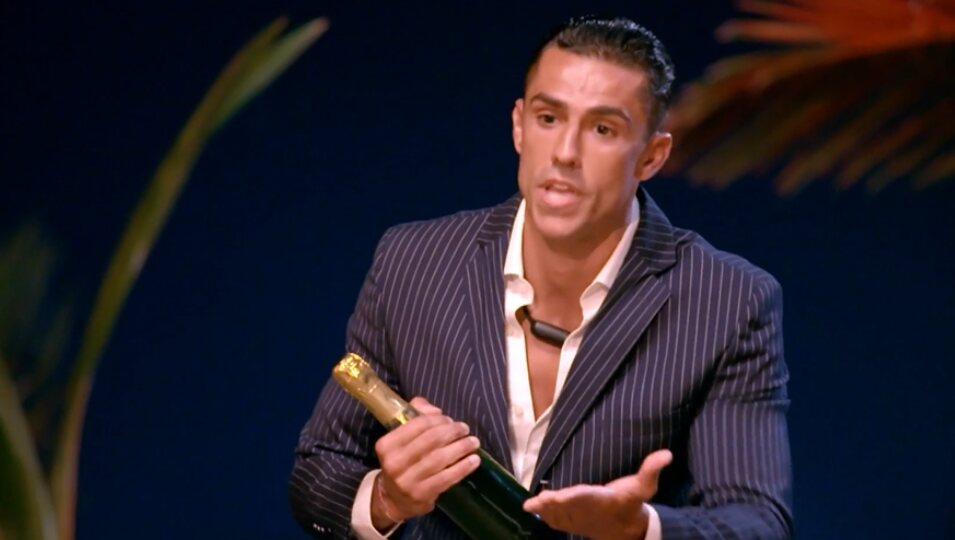 Andrea se enfrenta a Juanpi en la hoguera de tentadores | Fotografía: Telecinco