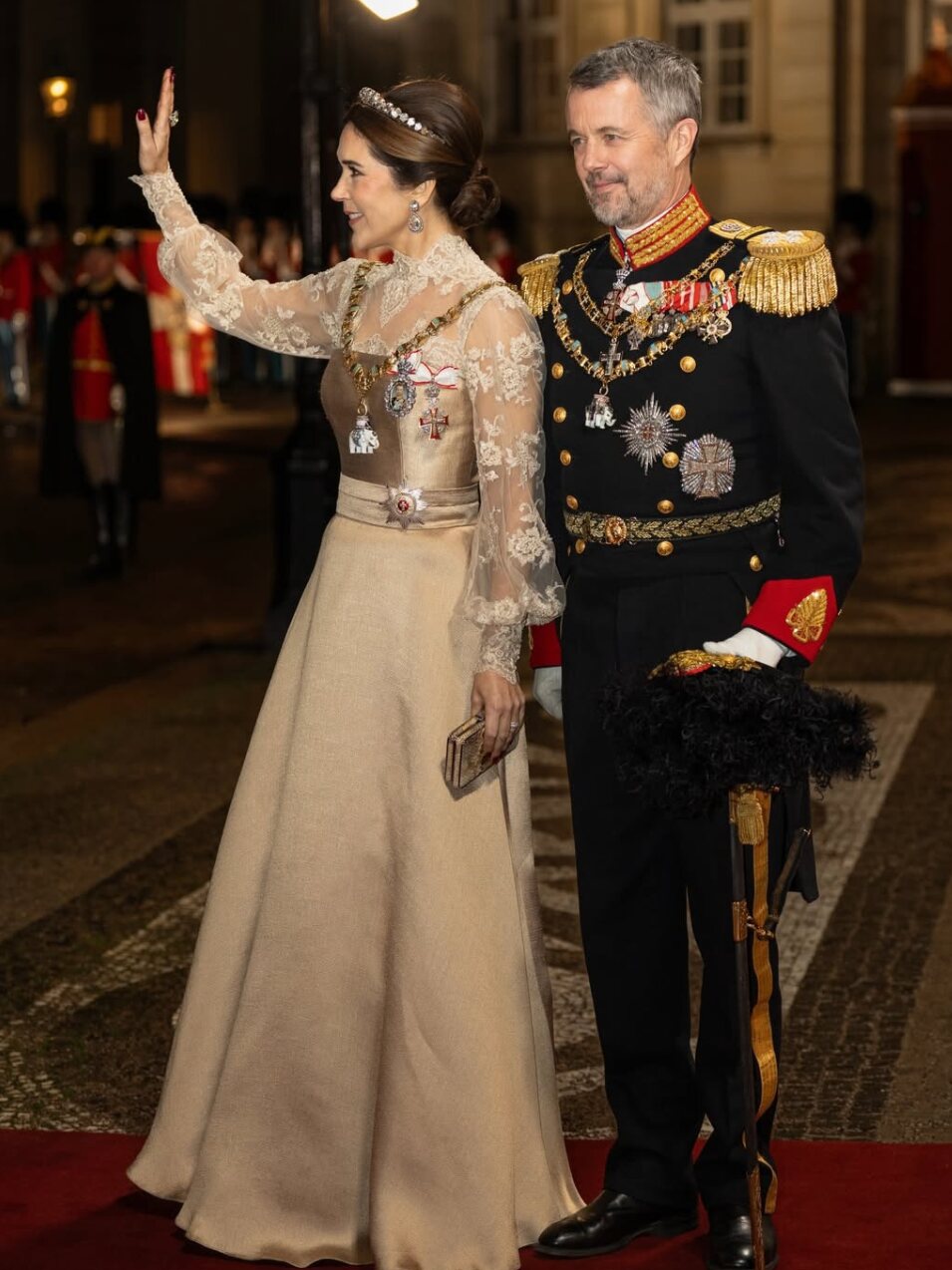 El Rey Federico y la Reina Mary siendo anfitriones de la cena del 1 de enero | Foto: Instagram