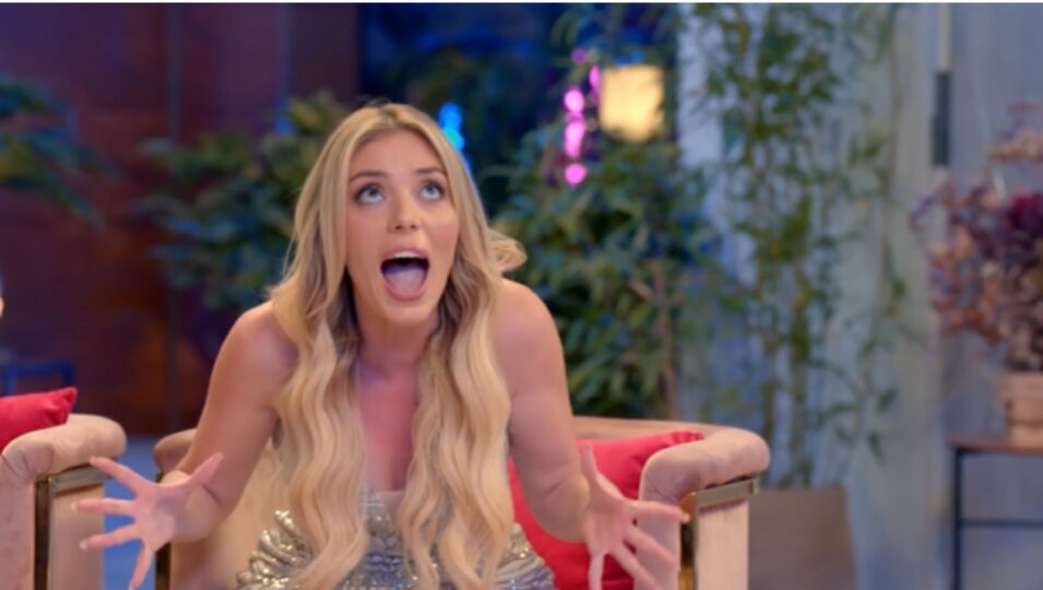 Claudia pierde los papeles con Mari | Foto: Telecinco.es