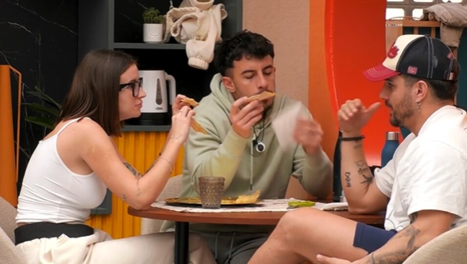 Manuel habla con Juanpi y con Sandra sobre su relación con Lucía | Foto: Telecinco.es