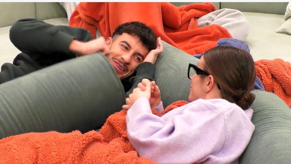 Juanpi y Sandra se muestran muy cómplices | Fotografía: Telecinco