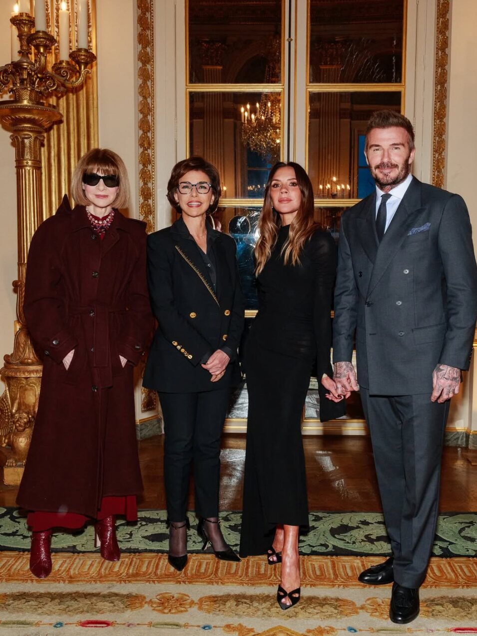 Victoria Beckhan es nombrada  Chevalière de l'Ordre des Arts et des Lettres en París junto a su familia | Foto: Instagram