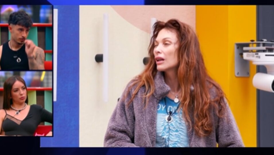 Cristina Piaget pregunta a Juanpi por qué la despertó por la noche | Foto: Telecinco.es