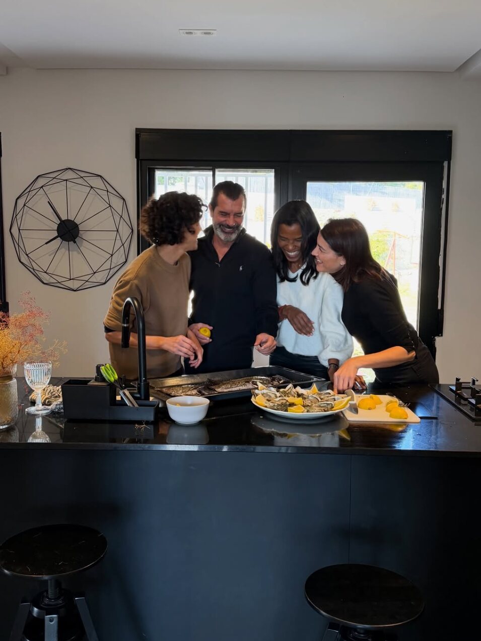 Blanca Romero pasando tiempo con sus amigos | Foto: Instagram