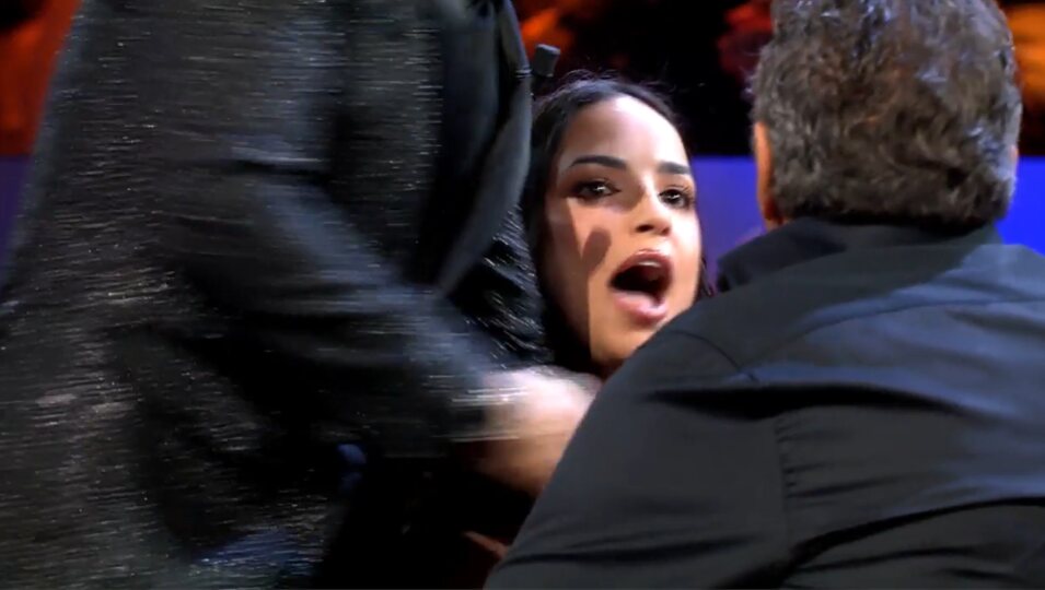 Lucía y el padre de Manuel discuten en plató | Fotografía: Telecinco