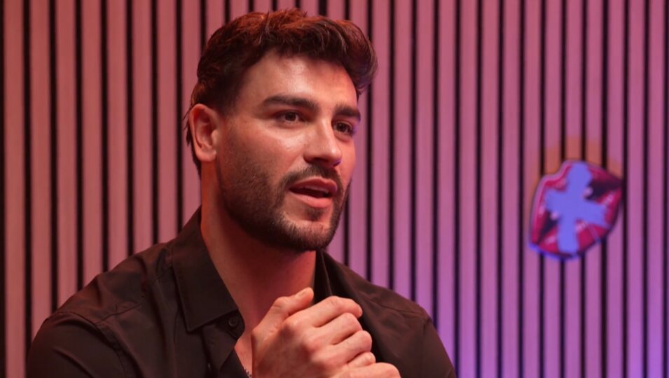 Gerard asegura que el novio de Érika le ha sido infiel | Fotografía: Telecinco