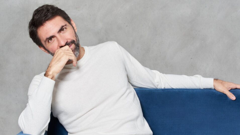 Foto promocional de Daniel Lumera con motivo de su libro 'Como todo fuera un milagro' | Foto: Daniel Lumera