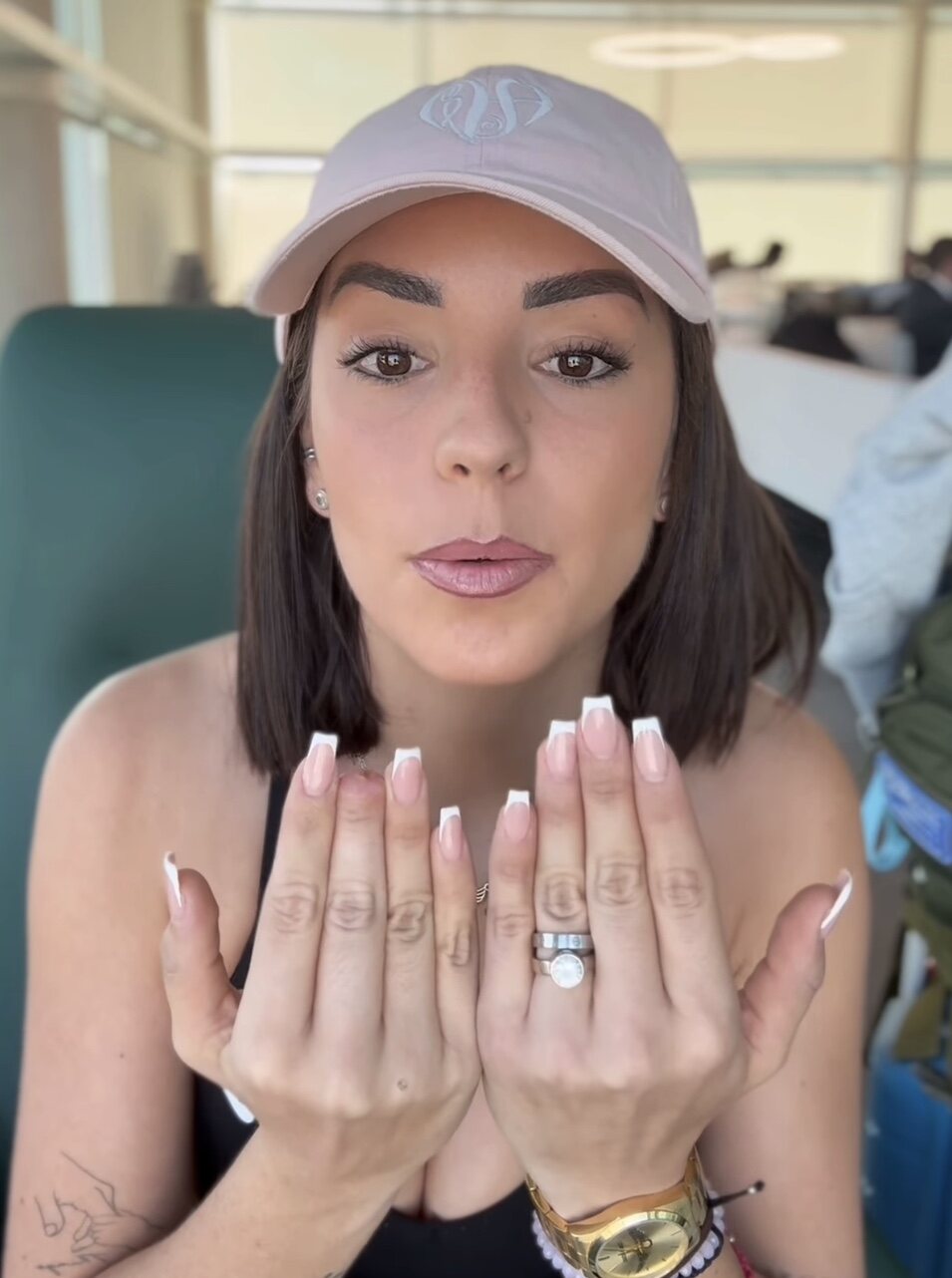 La comparativa entre los dedos de Anita | Instagram