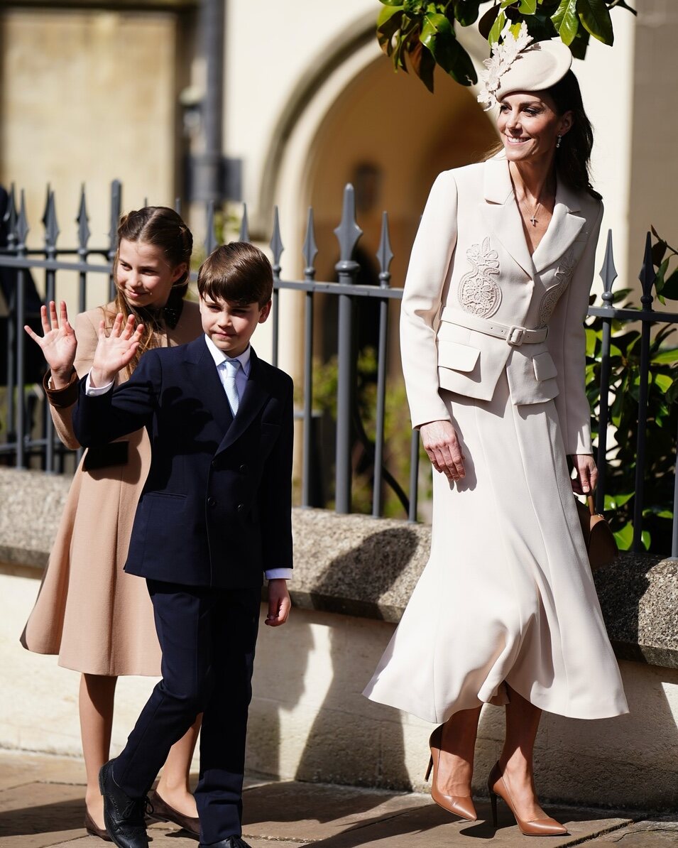 Kate Middleton con sus hijos llegando a la Misa de Pascua | Instagram
