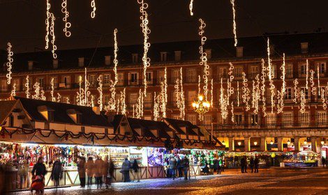 Mercadillos navideños en la Plaza Mayor de Madrid