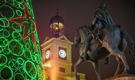 Puerta del Sol en Madrid durante Navidad