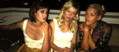 Kristen Dunst disfrutando con sus amigas / Twitter