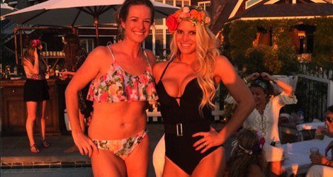 Jessica Simpson luce su cuerpo junto a su compañera de entrenamientos / Instagram 