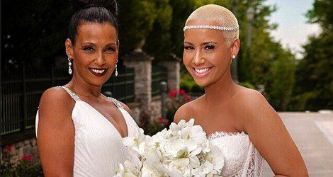 Amber Rose junto a su madre el día de su boda / Instagram