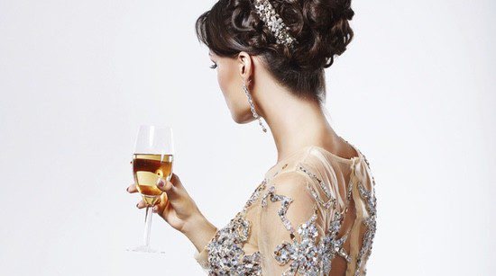 Infórmate sobre el 'dresscode' del cotillón al que asistirás