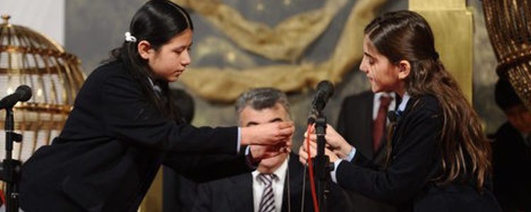 Las niñas de San Ildefonso leyendo números