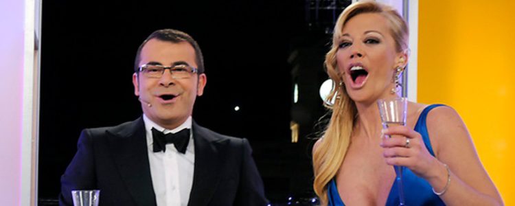 Jorge Javier Vázquez presentando las Campanadas junto a Belén Esteban