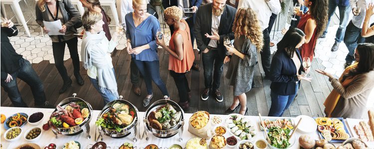 Hay que tener en cuenta la hora a la que cierra el restaurante por si se alarga la cena