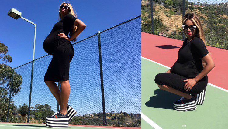 Ciara posa embarazada con un vestido ajustado y zapatillas de Gucci