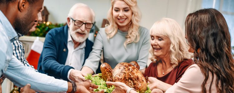 Reunirse en familia por Nochevieja es una tradición extendida por todo el mundo