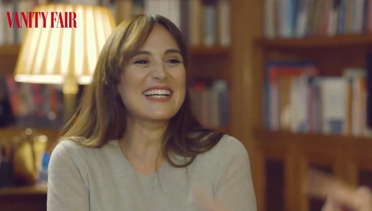 Tamara Falcó riéndose durante la entrevista | Foto: Vanity Fair