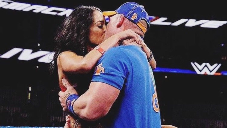 John Cena y Nikki bella besándose en el ring/Foto: Instagram
