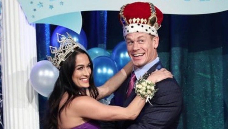 John Cena y Nikki Bella en una fiesta/Foto: Twitter