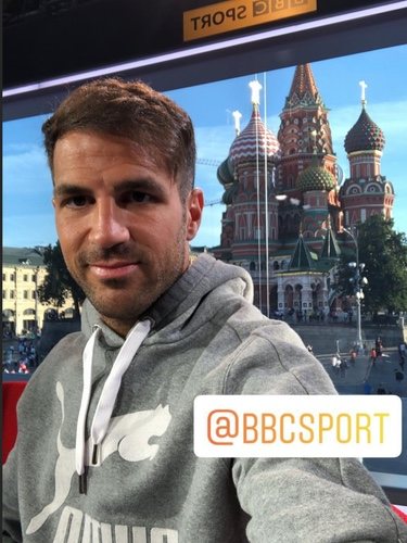 Cesc Fàbregas de comentarista para la BBC News/ Fuente: Instagram