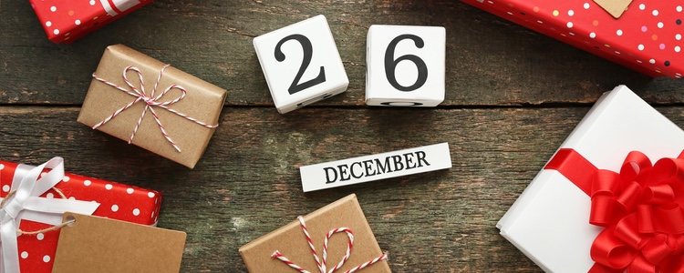 En Alemania montan a caballo cerca de las iglesias y en EEUU es el 'Día Internacional de los Bastones de Caramelo'