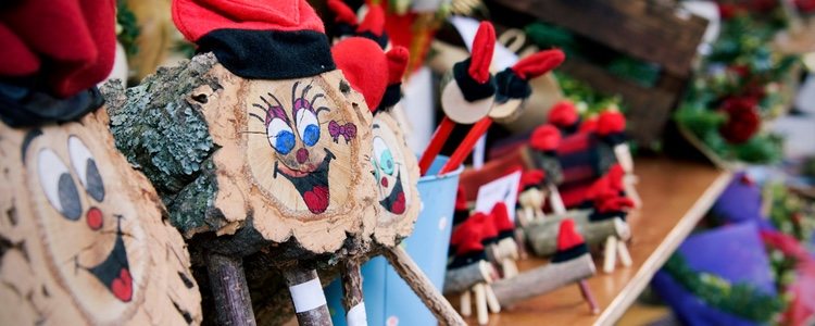El Tió de Navidad varía según las tradiciones, pero al final lo que cuenta es que coma lo suficiente