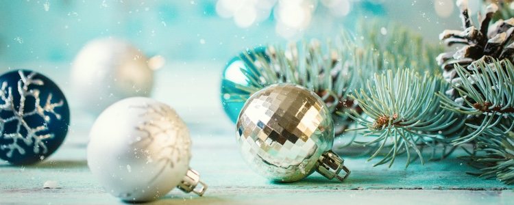 Los adornos navideños pueden presentar distintos tipos de estilos