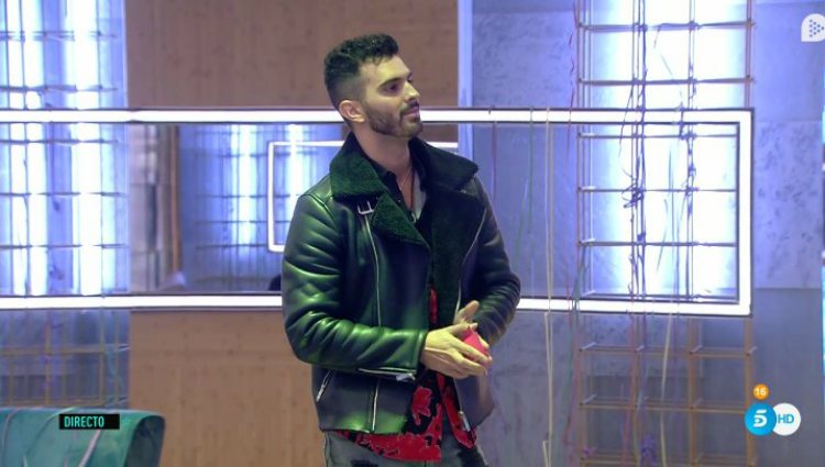 Suso cuenta los votos y descubre que nominarán en el confesionario | telecinco.es
