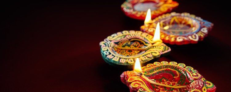 Estas velas sirven para alumbrar el camino en esta festividad