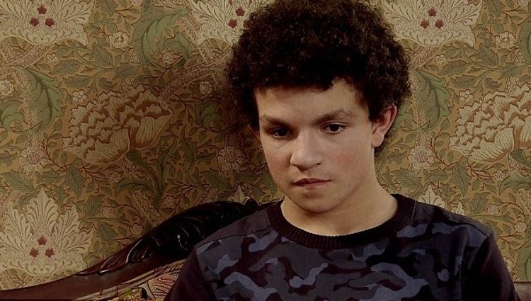 Alex Bain en un capítulo de la serie 'Coronation Street'