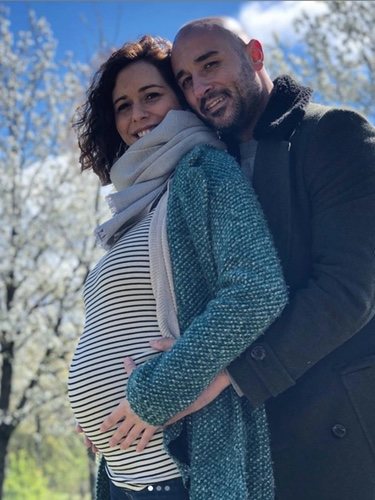 Alain Hernández y Mireia Martín abrazados l Foto: Instagram