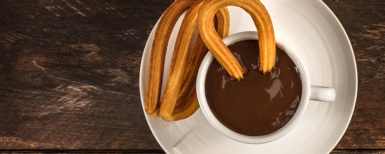 Nada mejor que entrar en calor con unos churros con chocolate