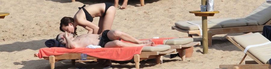 Andrés Iniesta y su novia Anna Ortiz, dos enamorados de vacaciones en Cerdeña