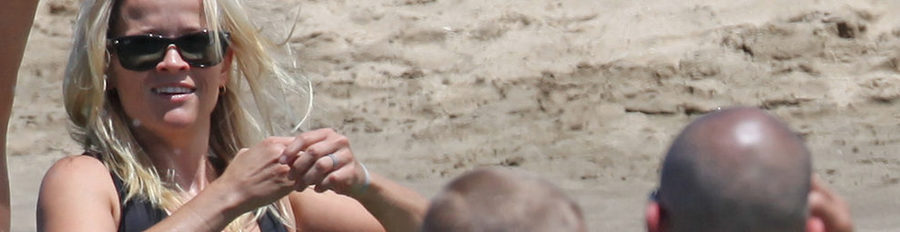 Reese Witherspoon disfruta del sol y del mar junto a su marido y sus hijos en Hawai
