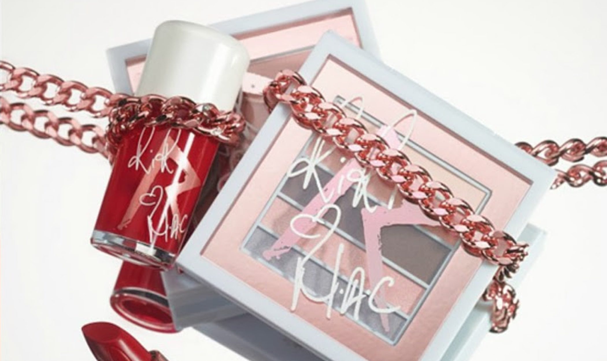 Riri y MAC vuelven a unirse para diseñar una colección navideña