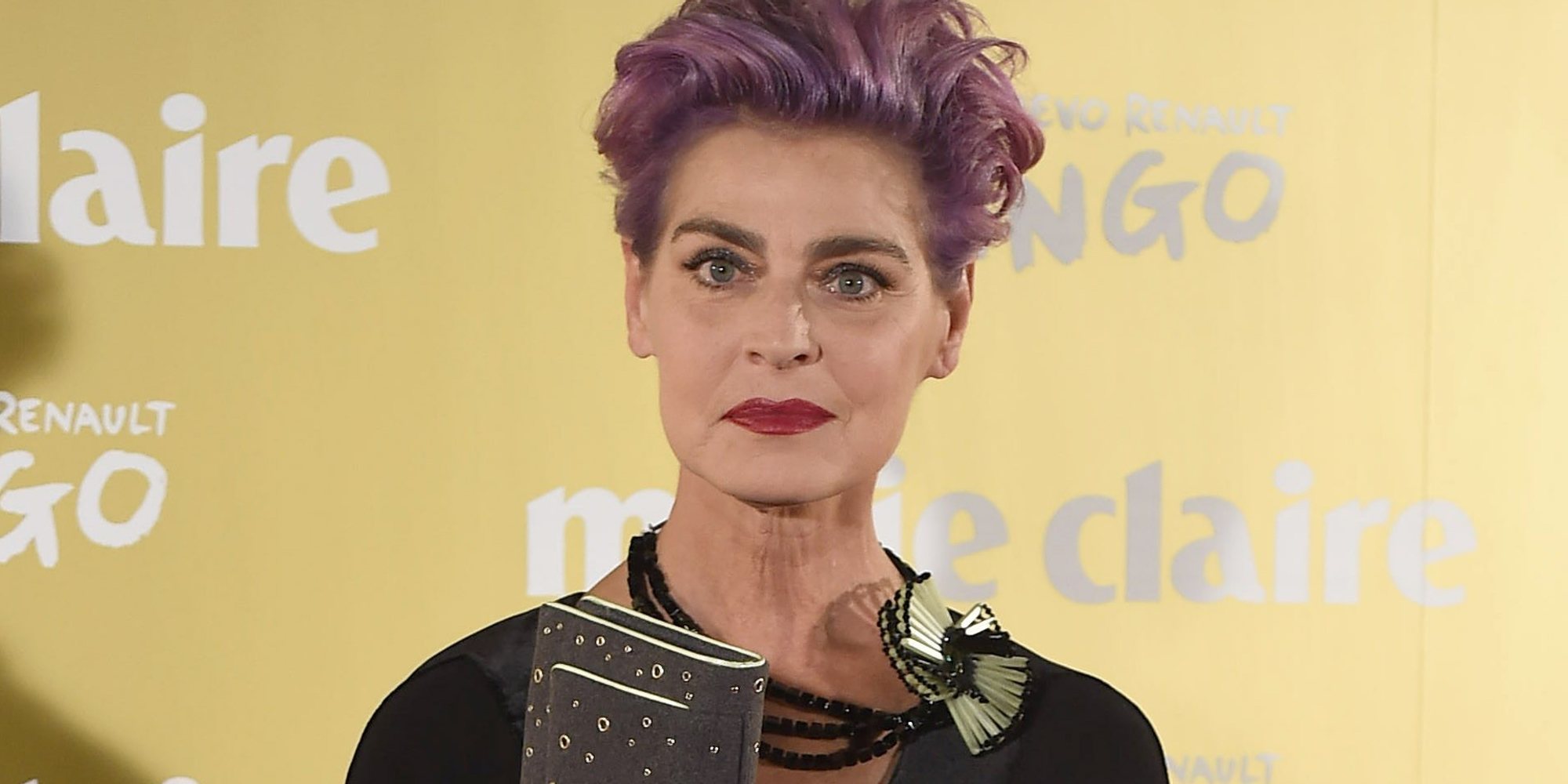 Antonia Dell'Atte sufre un accidente con una sombrilla de playa que le ha desfigurado la mandíbula